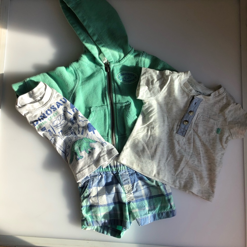 Carters dinosaur layout set